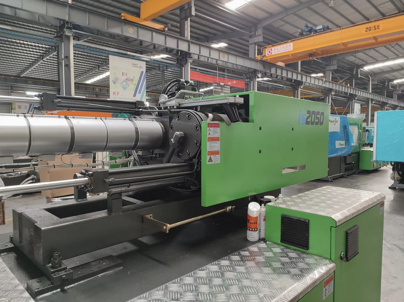 High-Performance Injection Molding Machine for Paint Bucket ProductionNeedles